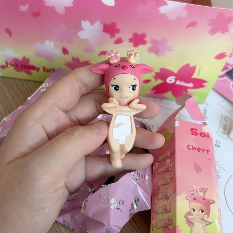 所有型ミニチュアドール 桜の花の顔を抱くシリーズ ブラインド - Phone Accessories Sonny Angel のレビューと価格