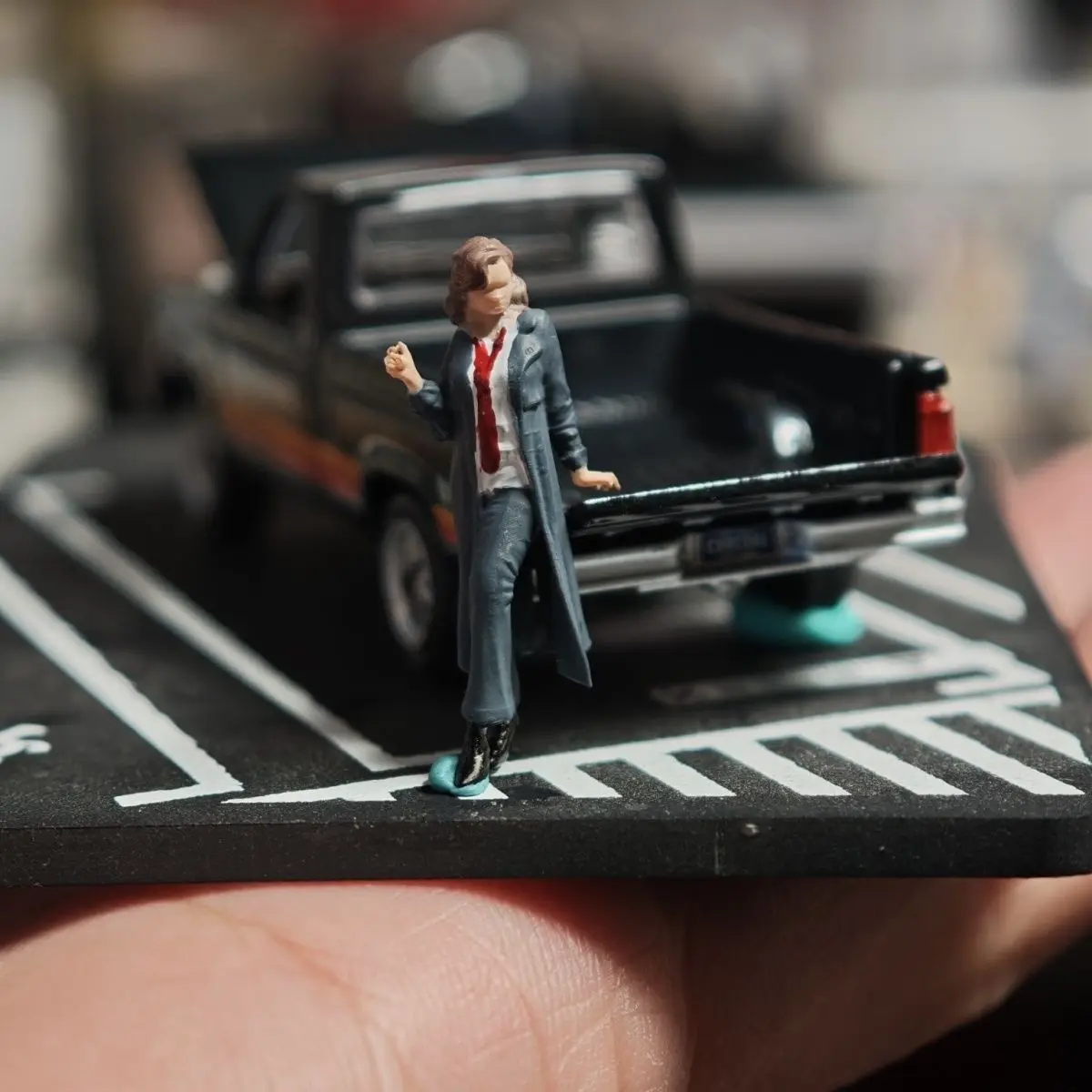 

1/64 DIY ручная роспись смолы шпионская фигурка женщина модель автомобиля сцена диорама
