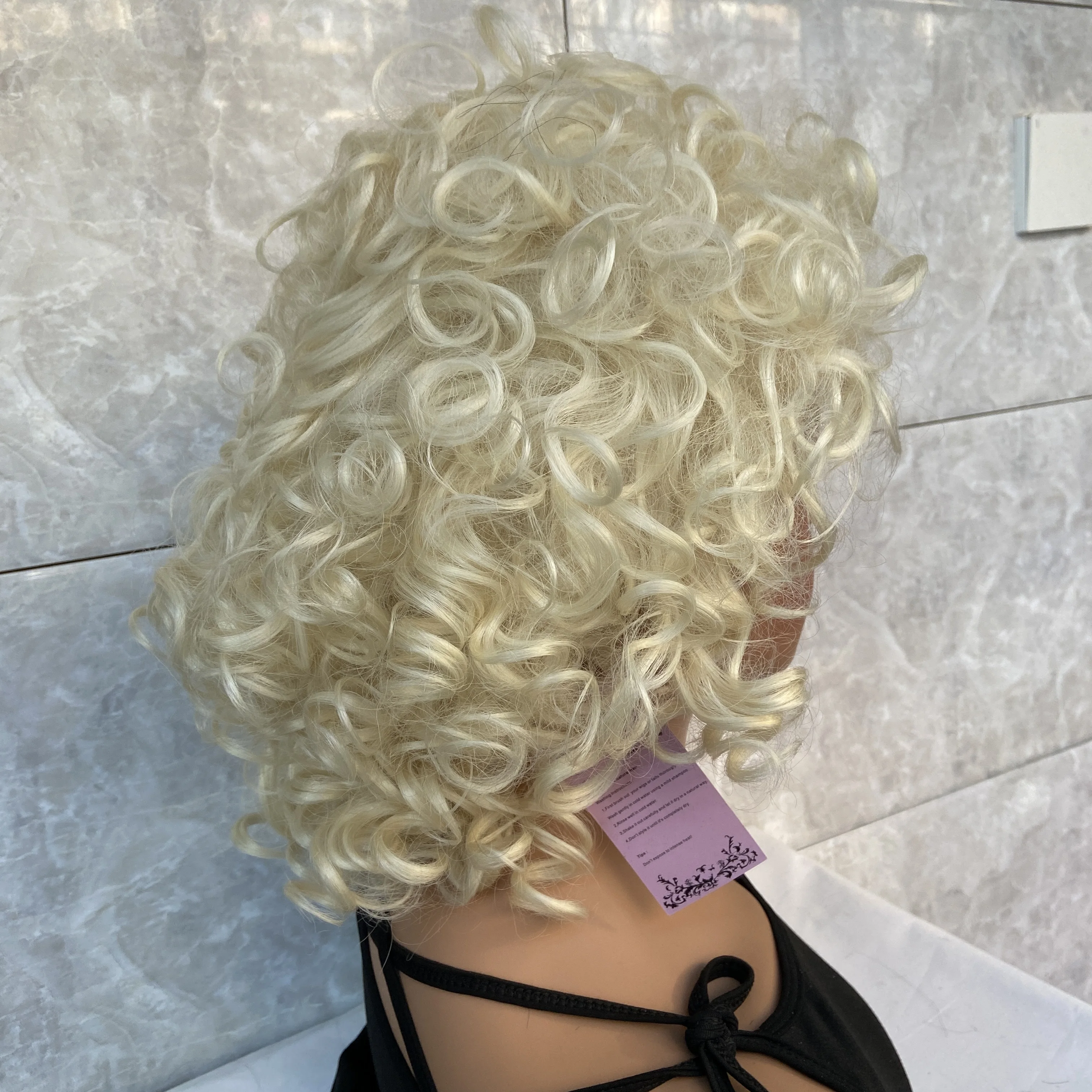 Fashiomag Penteado Curvo Curto Fofo Loiro # 613 perucas de cabelo sintético feminino macio natural uso diário