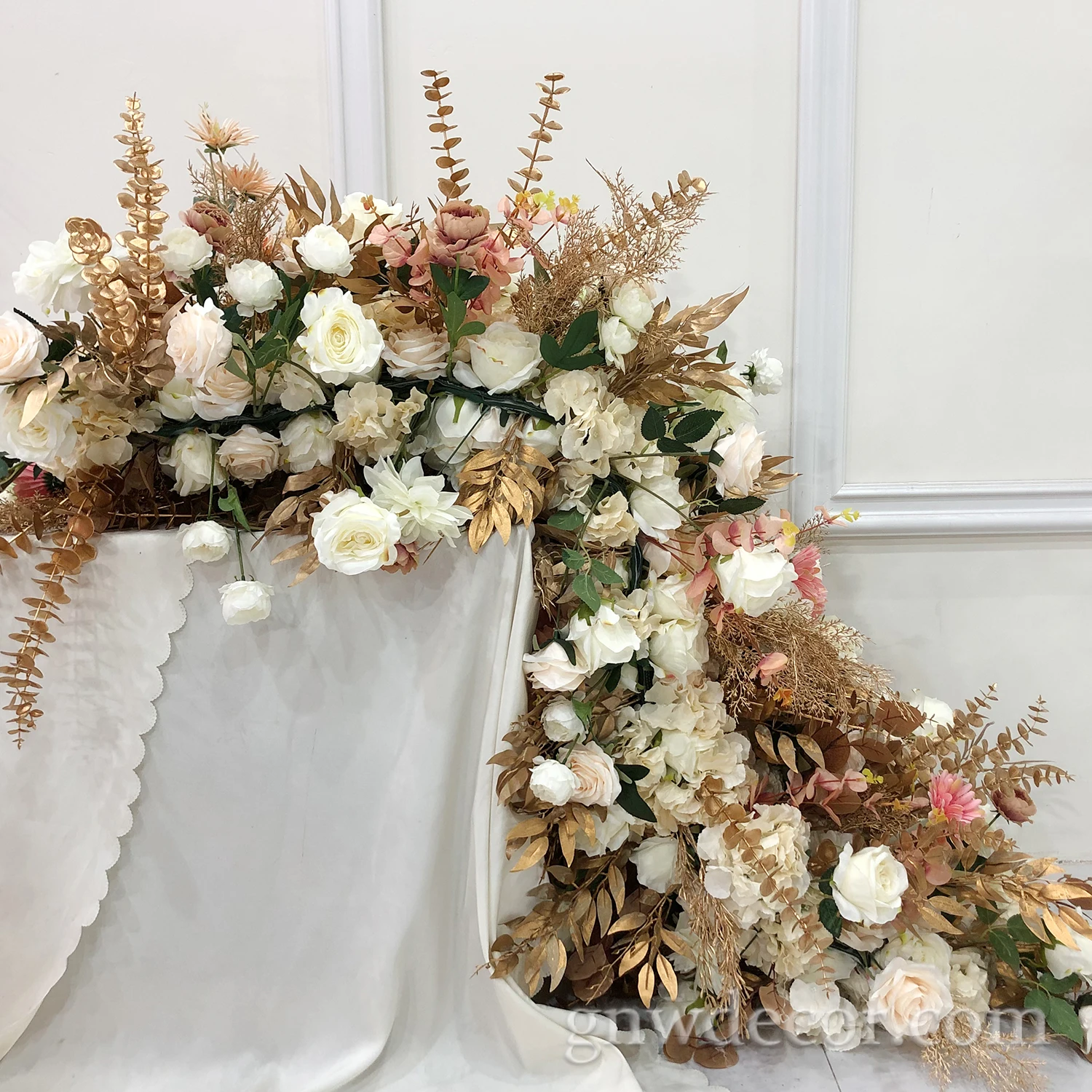 

Classical Artificial Rose And Hydrangea Flower Garland Table Runner Arrangement For Wedding Head Table Decor