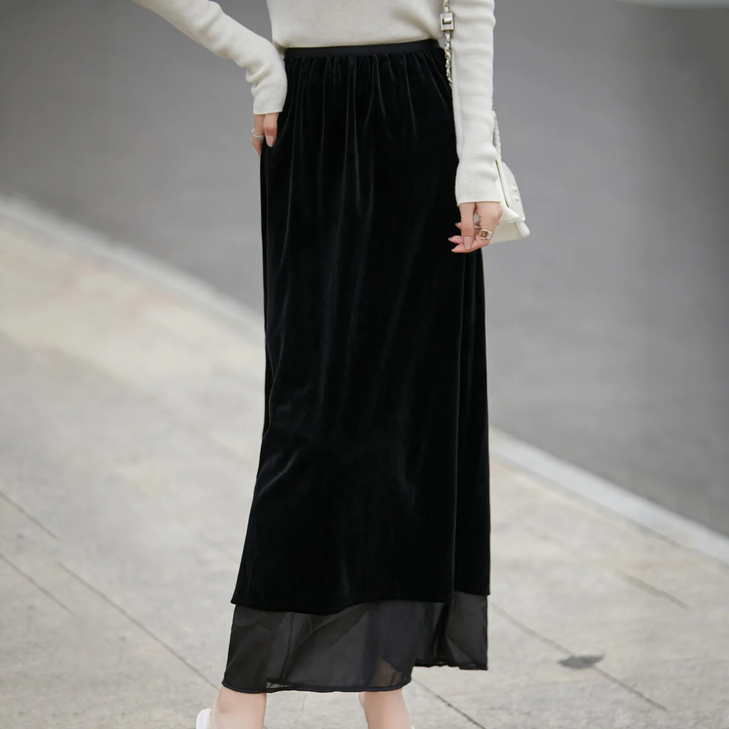 Otoño e Invierno nueva falda negra bolso de Costura de malla femenina falda larga dividida en la cadera