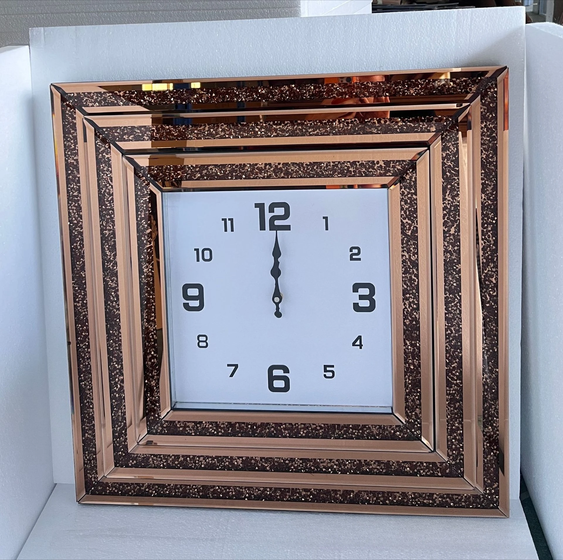 

Wall clock living room wall glass clock factory direct sales mirror light luxury wall decoration diamond