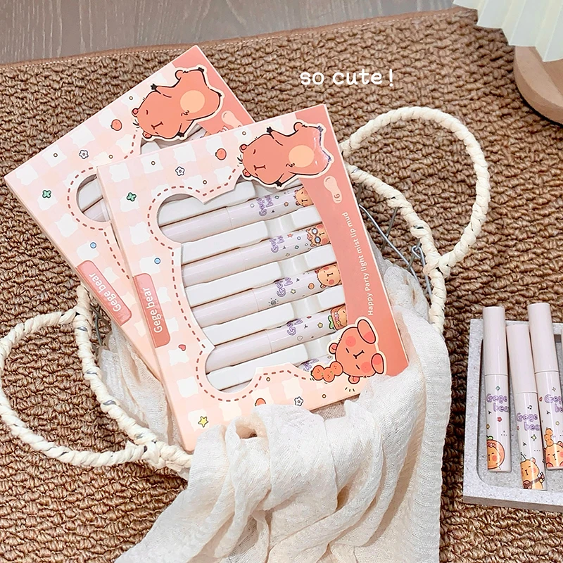 ลิปกลอสชุดปาร์ตี้ 6 ชิ้น gege bear ชุดกล่องของขวัญ ไม่เลือกสีผิว ใช้ได้กับทุกสีผิว ช่วยบำรุงความชุ่มชื้น เหมาะกับทุกสไตล์การแต่งหน้า