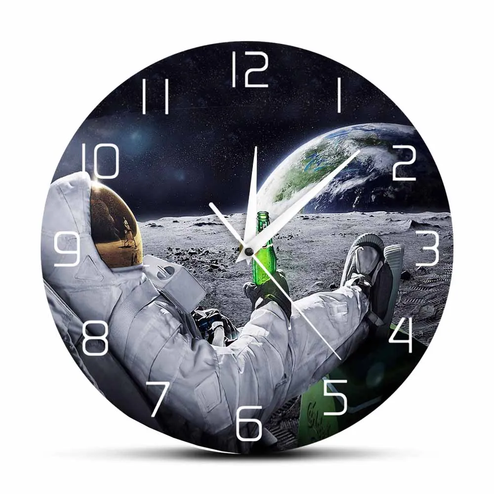 Astronaut Drinking Beer On Moon Wall Clock Man Cave Room Home Decor Astronautics Modern Wall Clock Artwork Slient Sweep Watch