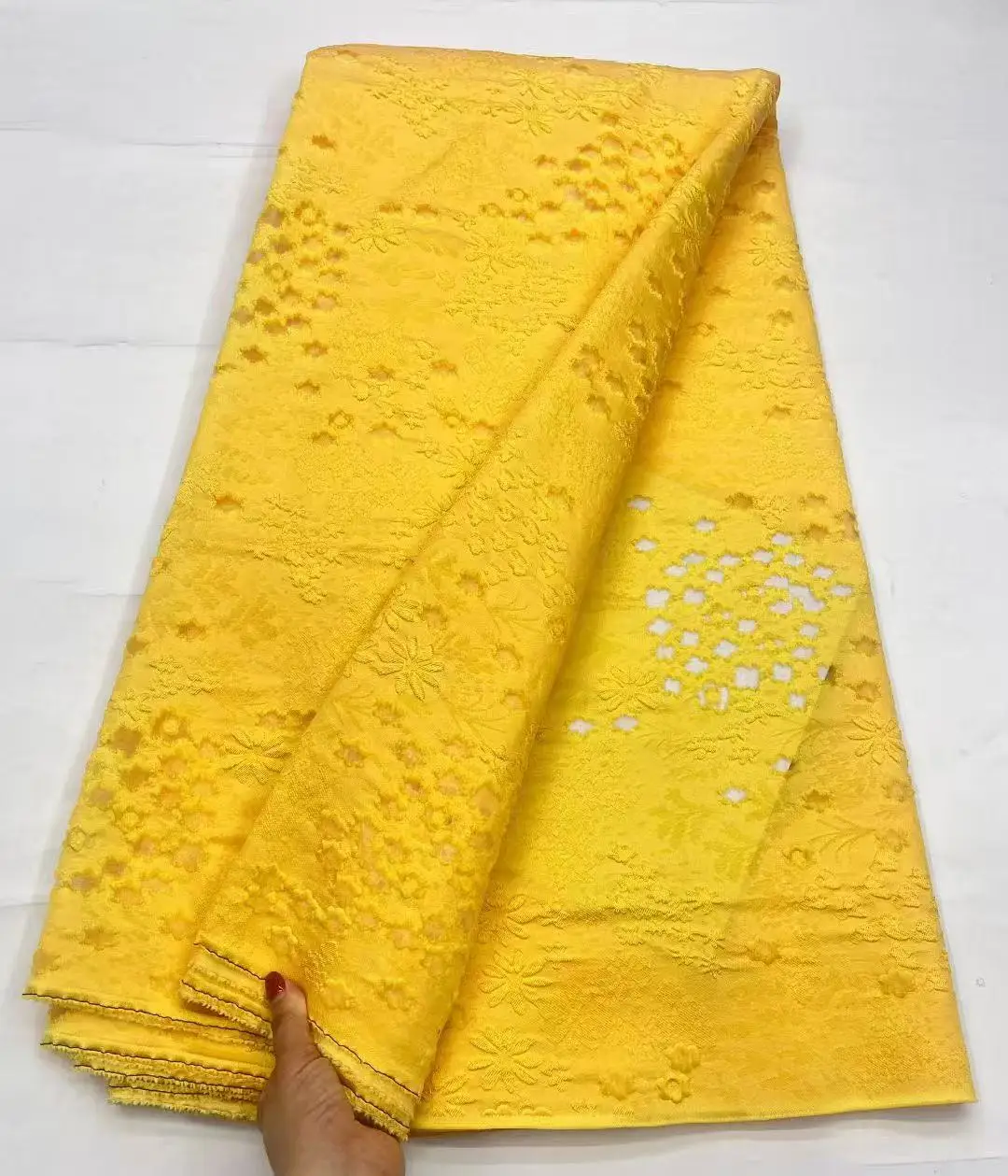 2026 Nigerian Jacquard Brocade Lace Fabric High Quality 5 Yards Gilding African Organza Lace Fabric Wedding Dress for Sewing