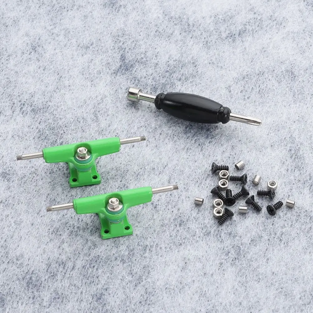 Con dadi Tastiera Camion Giocattolo 1 Coppia Durevole Hobby Collezionisti Modello Cuscinetto Staffe Ponte 32mm Mini Finger Skateboard Parti