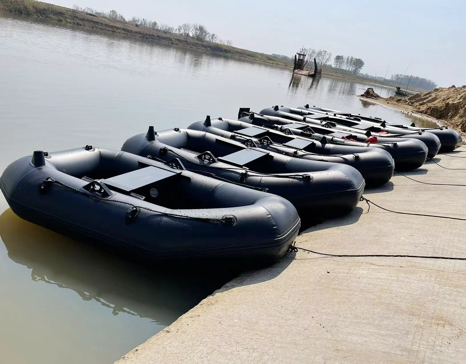 SP2406 6 Persons Inflatable Rubber Rafting Boat In Rowing