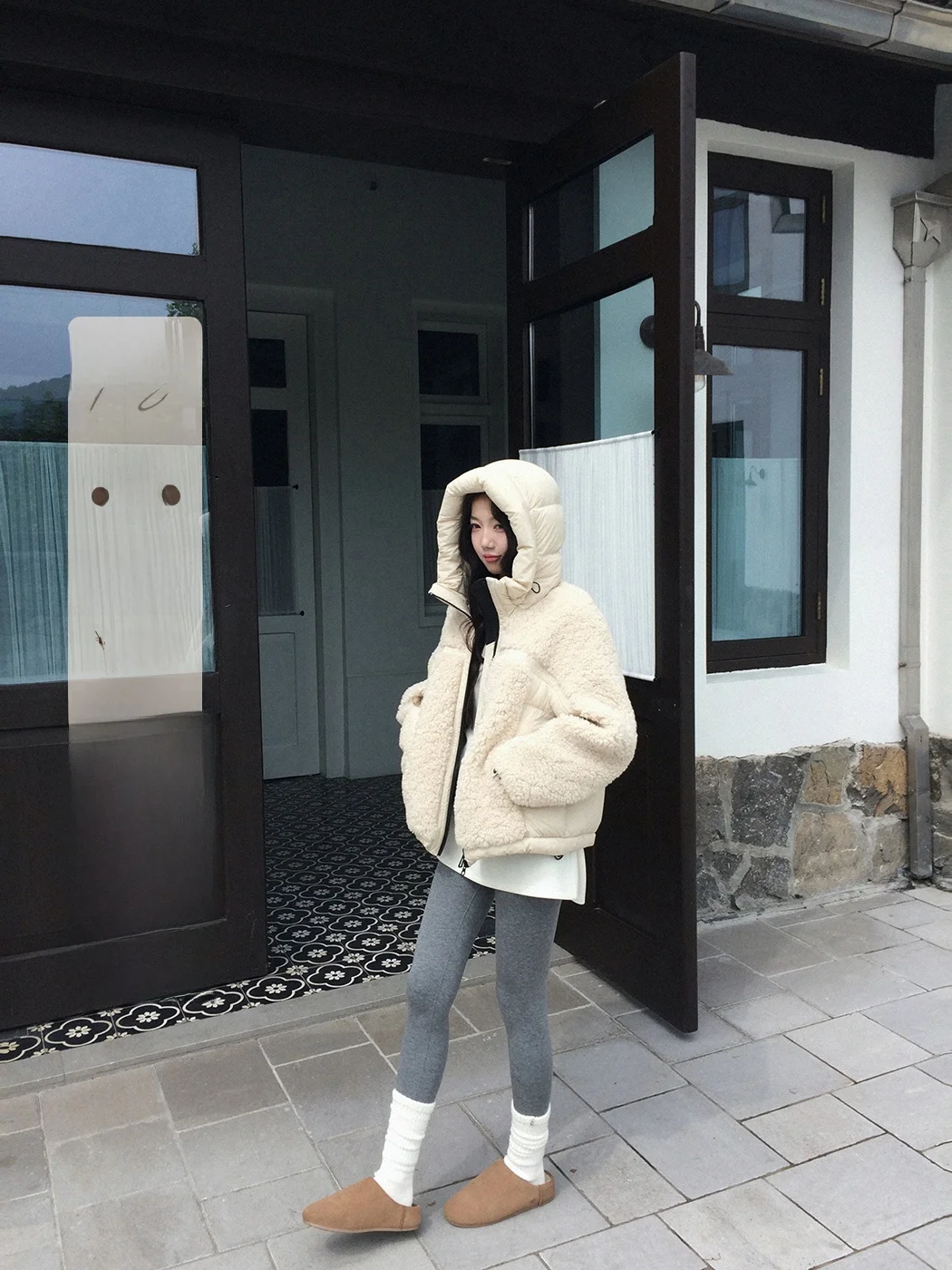 

Ibell Zhang Design White Du down Splicing Lamb Fur Warm Stand Collar Eco-friendly Leather Fur Inteated Jaet Women's Coat
