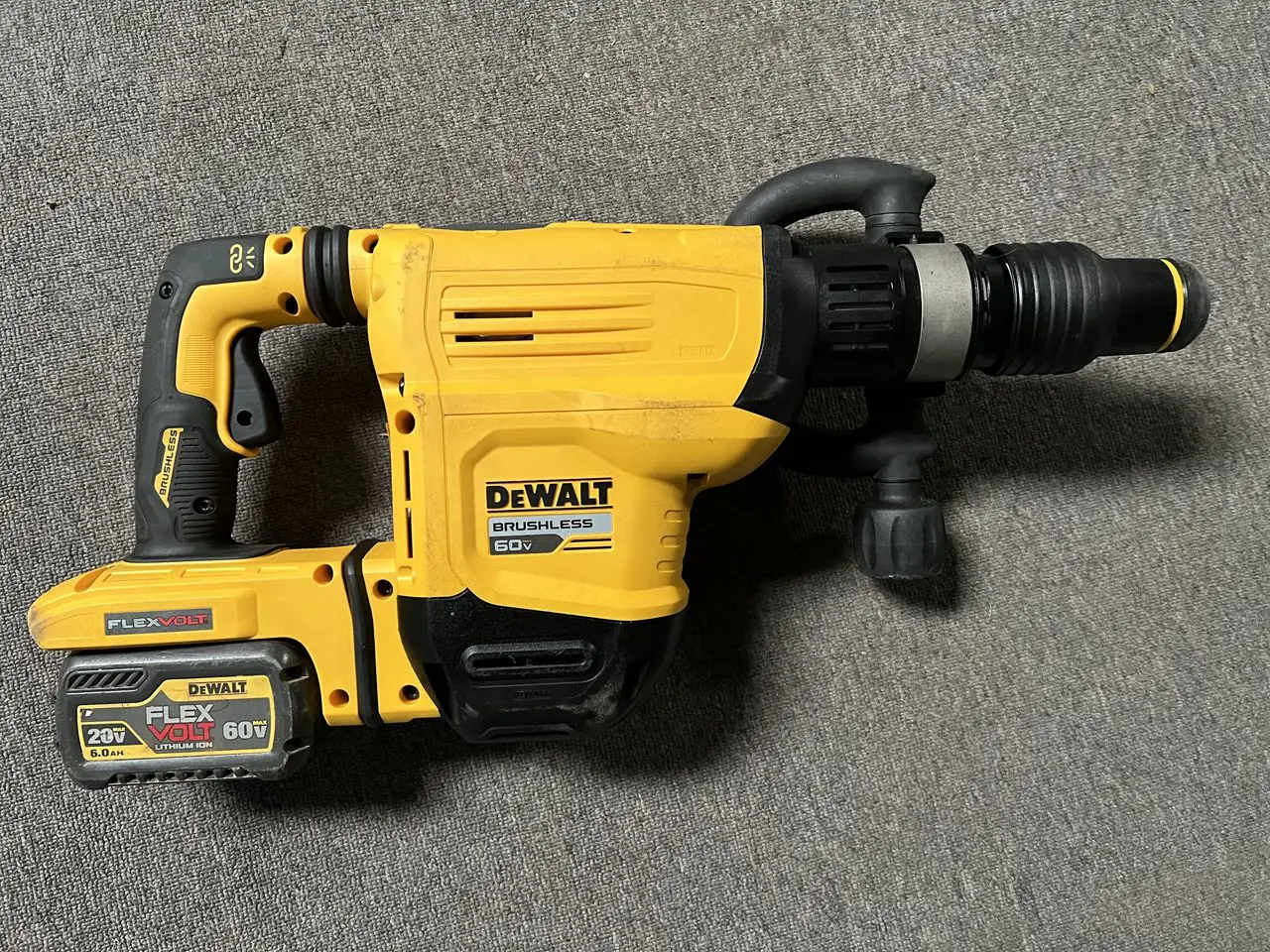 DeWALT DCH832  60V SDS MAX Cordless Lithium-Ion Chipping 6.0AH battery second-hand