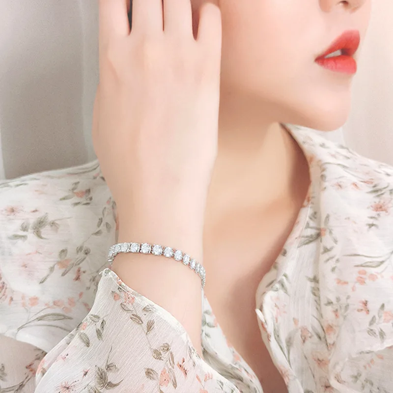 

Viora Jewelry Luxury Solid Platinum PT950 Ox Horn Each 0.2 karat Moissanite Diamond Bracelet Women's Full Diamond Bracelet