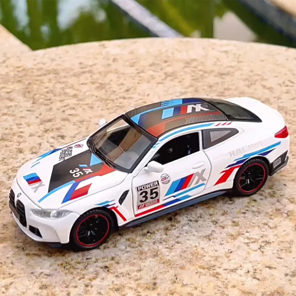 1:32 BMW M4 coches de aleación de juguete modelos fundidos puertas abiertas rueda de coche deportivo en miniatura vehículos extraíbles para adultos recoger recuerdos