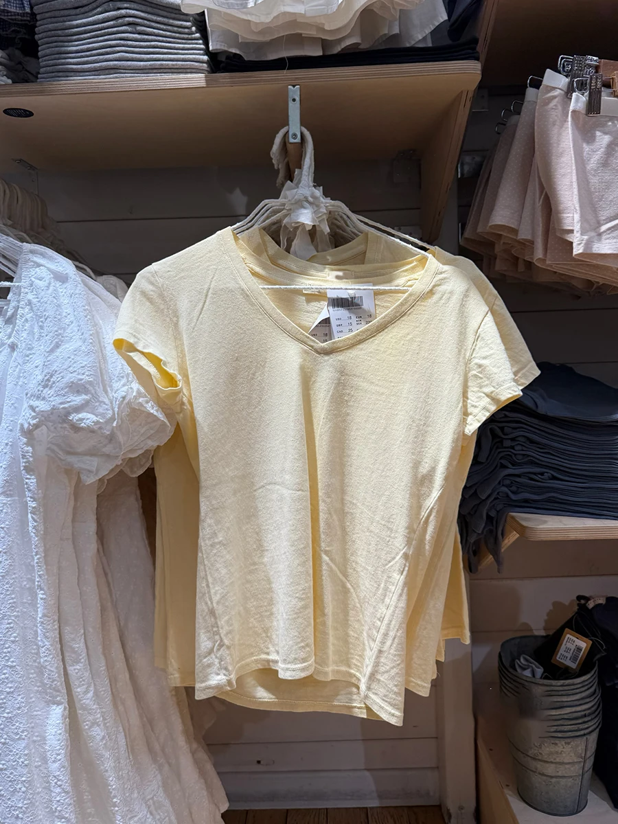 

Light Yellow Sweet Cotton Slim T-shirt Summer Sexy V Neck Short Sleeve Tee Shirts Women Preppy Style Simple Basic Y2k Tops Tees