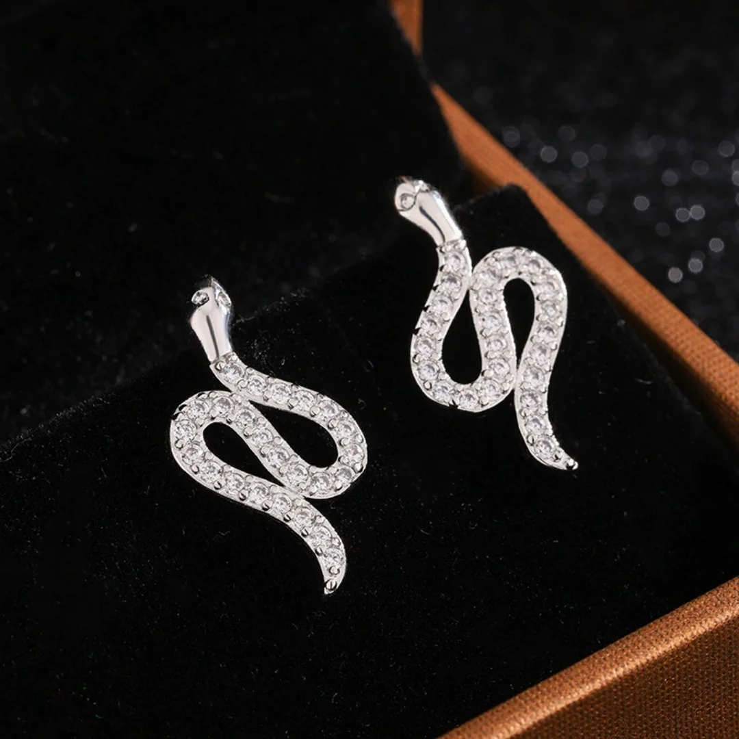 Uini Tail hot selling new 925 sterling silver fashionable snake shaped personality animal zodiac earrings high-end feel female