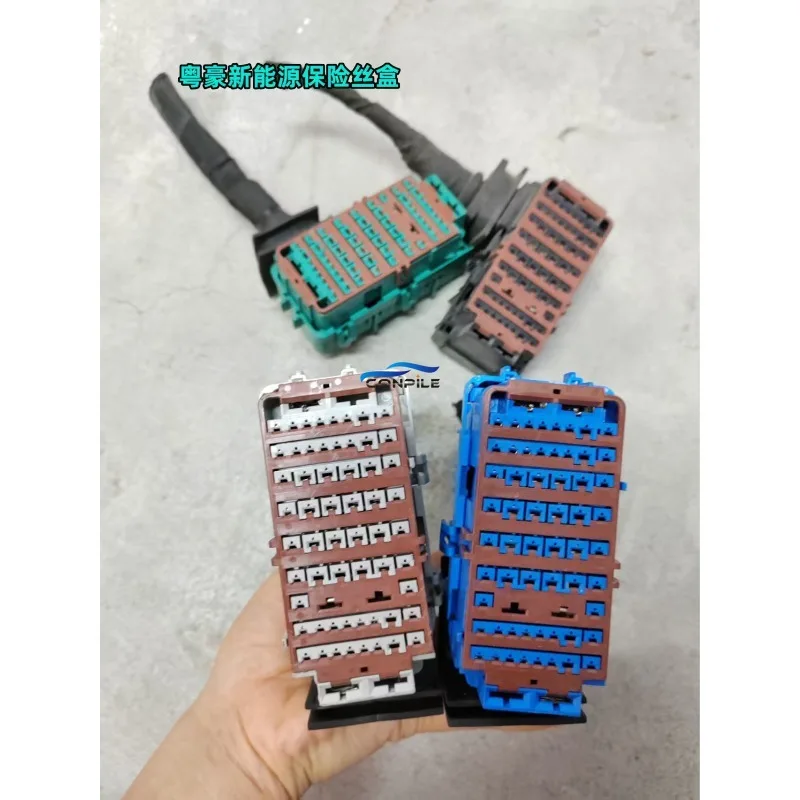 1pc for BUICK Regal GL8 GL6 Chevrolet Cruze Cadillac Fuse Box Control Module Plug