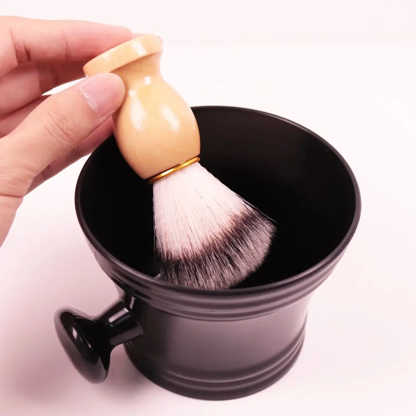 قطعتان من فرشاة الشعر الاحترافية المتينة مع مقبض وعاء الحلاقة الناعمة الخاصة بشعر مستعار حقيقي