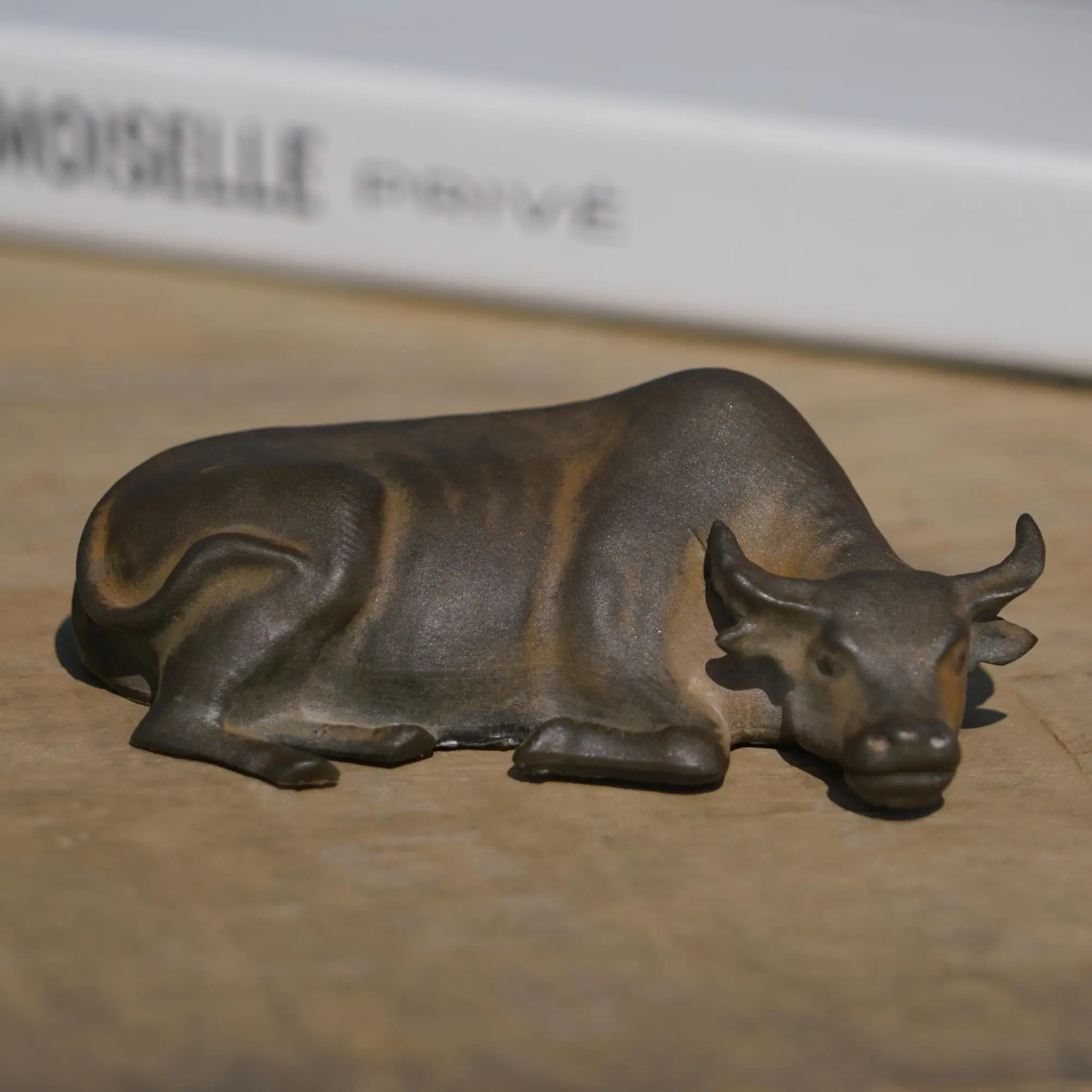 

Creative Cast Iron Cattle to Run Old Mini Small Ornaments Tea Pet Desktop Pure Handmade Decorative Crafts