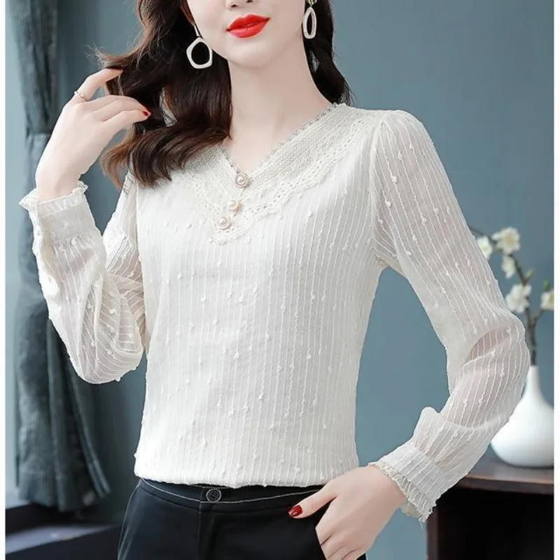 Spring and Summer Women\'s Fashion Lace V-Neck Tshirt Loose Relaxed Commuter Long Sleeve Pullover Solid Button Sexy Vacation Tops