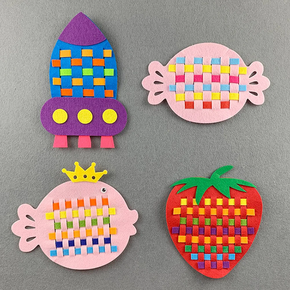 UPKOCH 6 pezzi Kit per tessitura per bambini Giocattoli da cucito Set artigianale in tessuto non tessuto Ornamento educativo di colore casuale