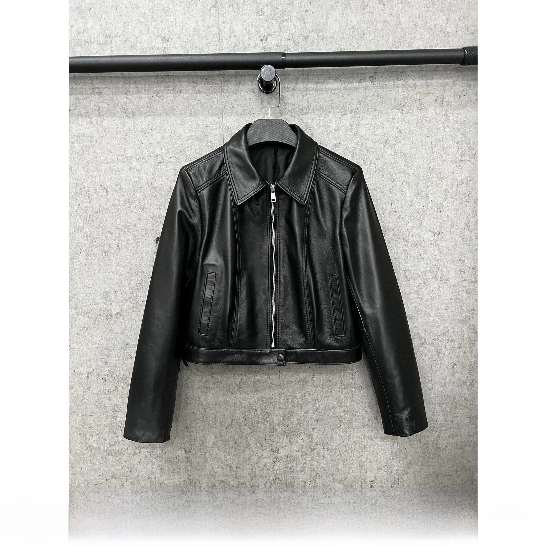 

Slim Fit ort Lamb Leather Motorcycle Jaet 2025 New Sle Women's Faion True to Size Длинное пальто на молнии