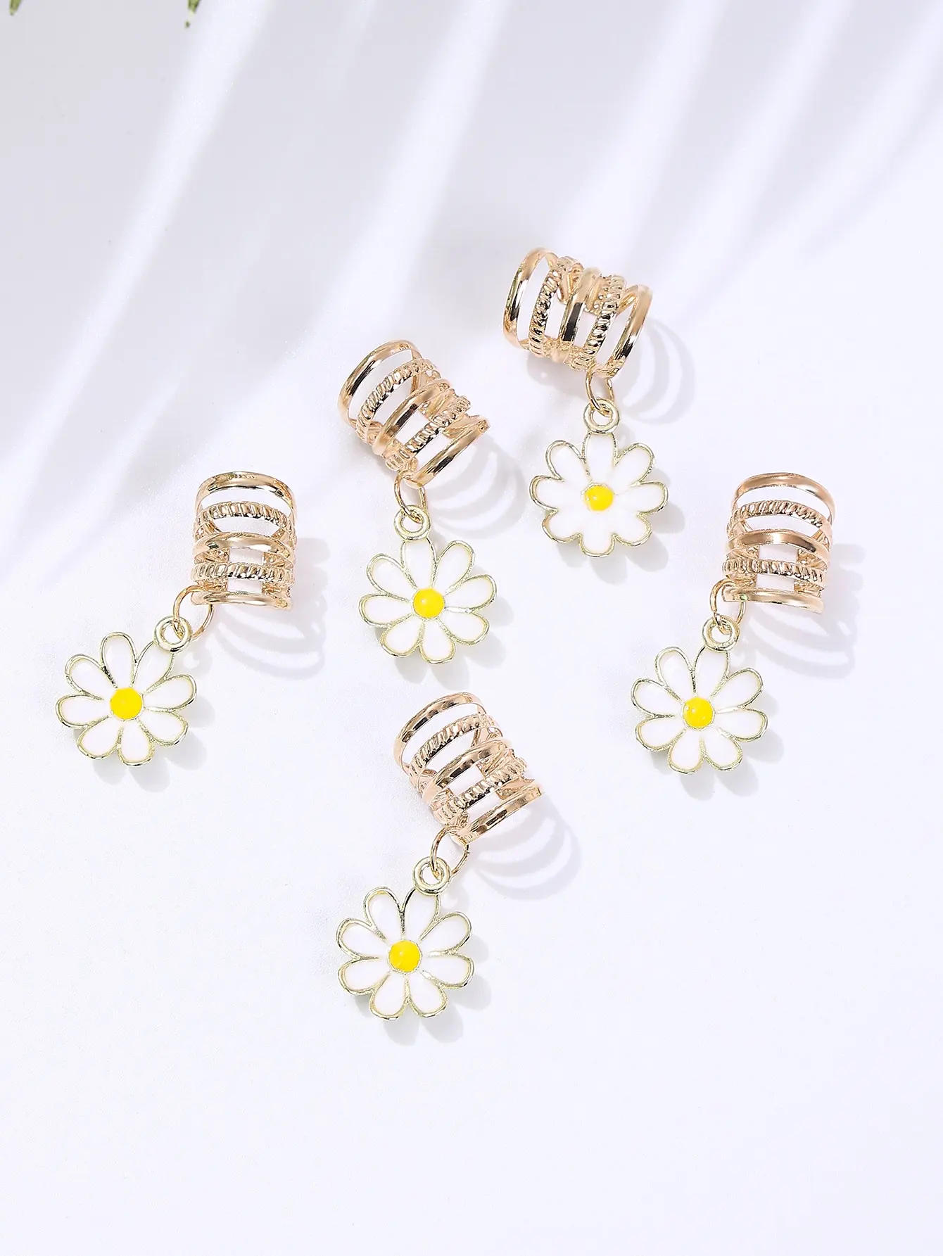 5pcs Women\'s White Alloy Daisy Drop Hair Ring For Braids, Sweet Fashionable Fresh Style, Suitable For Daily And Vacation Wear