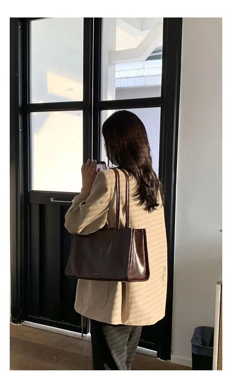 Fashion Trend Lady Commute Tote Bag High Quality Large Capacity Shoulder Bag Women Design Sewing Thread All-matching Daily Bag