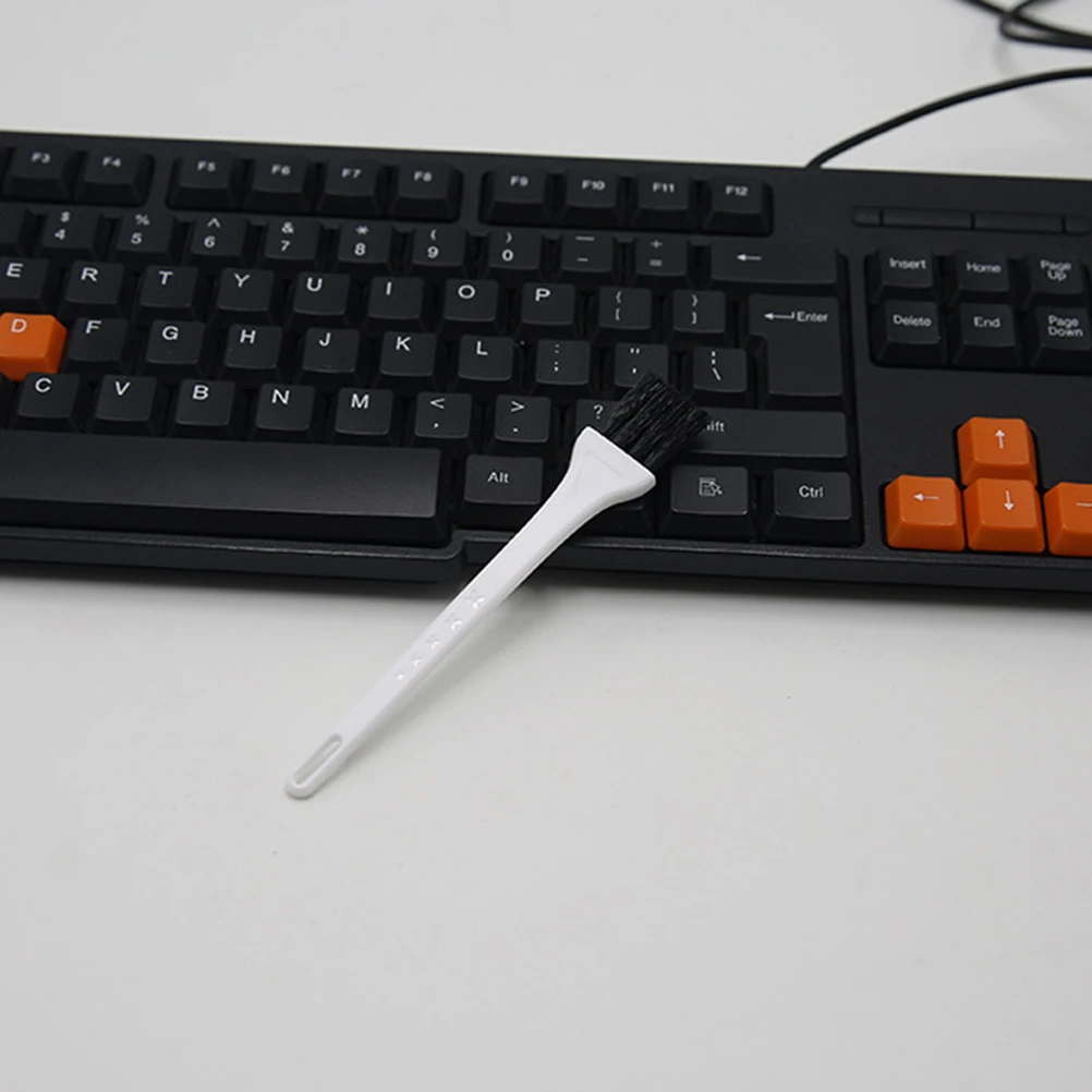 

Anti Static White Portable Plastic Handle Nylon Cleaning Keyboard Brush for Computer and Small Spaces