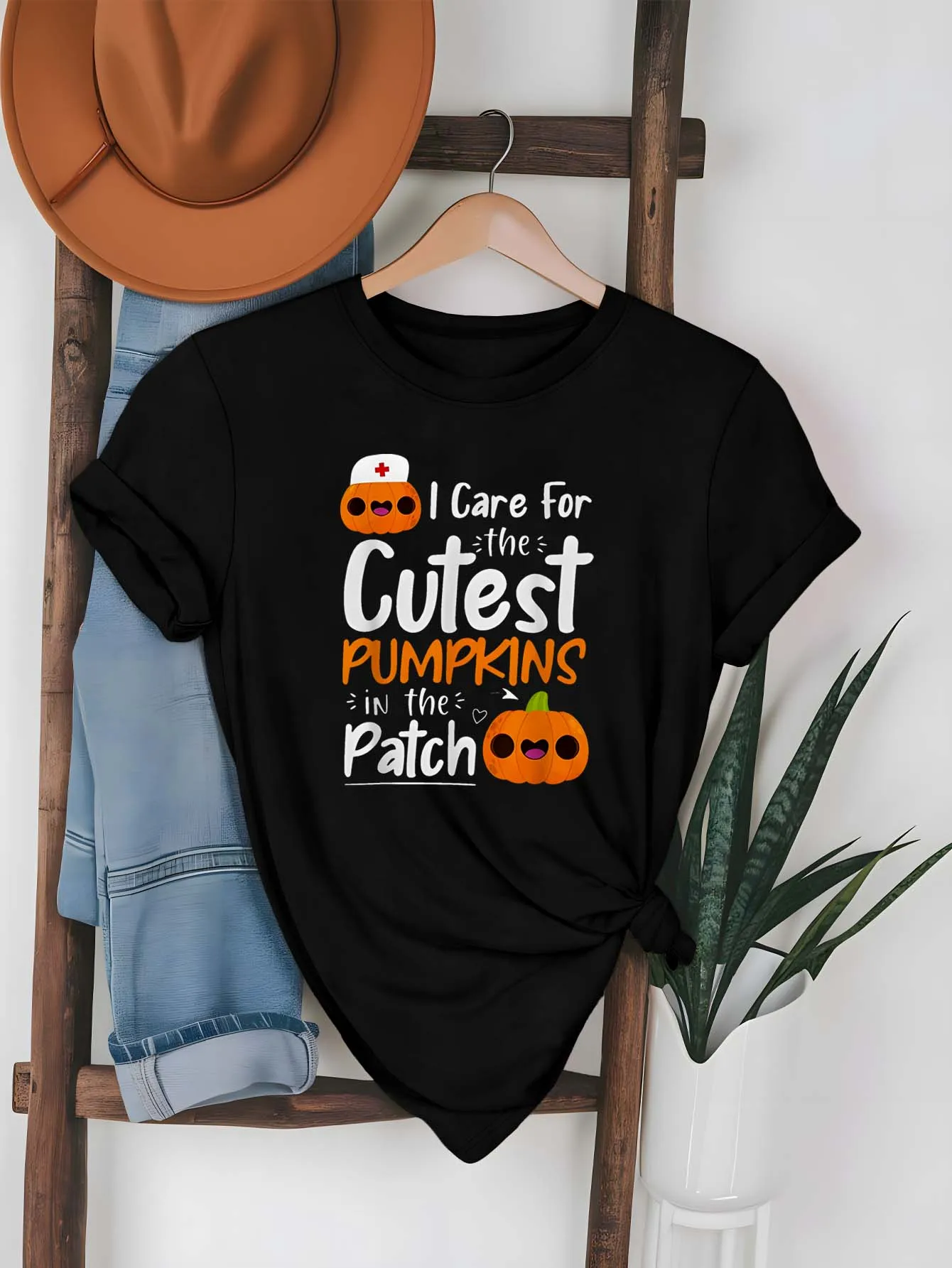 

Модная одежда больших размеров с милыми персонажами тыквы и причудливой фразой «Самые низкие тыквы» для праздничного укладки