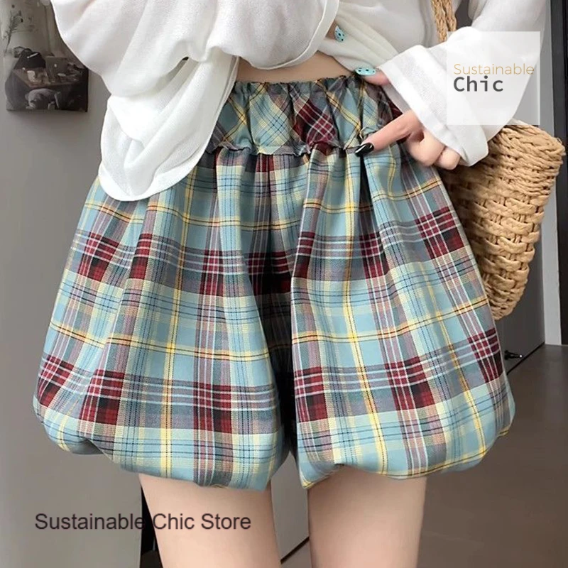 

French sweet and lovely retro plaid fluffy bud pants female summer new fashion temperament high waist short pleated bud shorts.