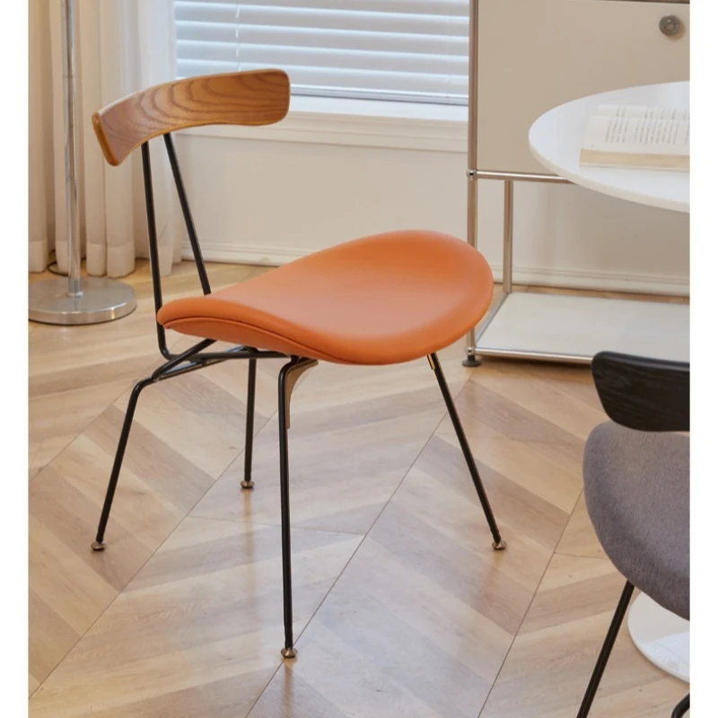 الشمال مصمم الترفيه مسند الظهر كرسي خشب متين خمر الحديد الفاخرة النمل الطعام كرسي النمط الصناعي مقعد جلدي الأثاث