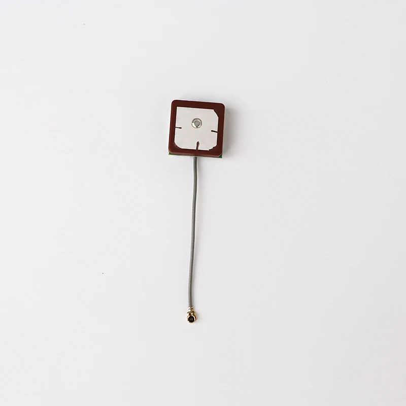 50 個の高利得 18*18 セラミックアンテナ、アクティブ GPS 測位用垂直偏波 RoHS 準拠 GNSS & GPS アンテナ