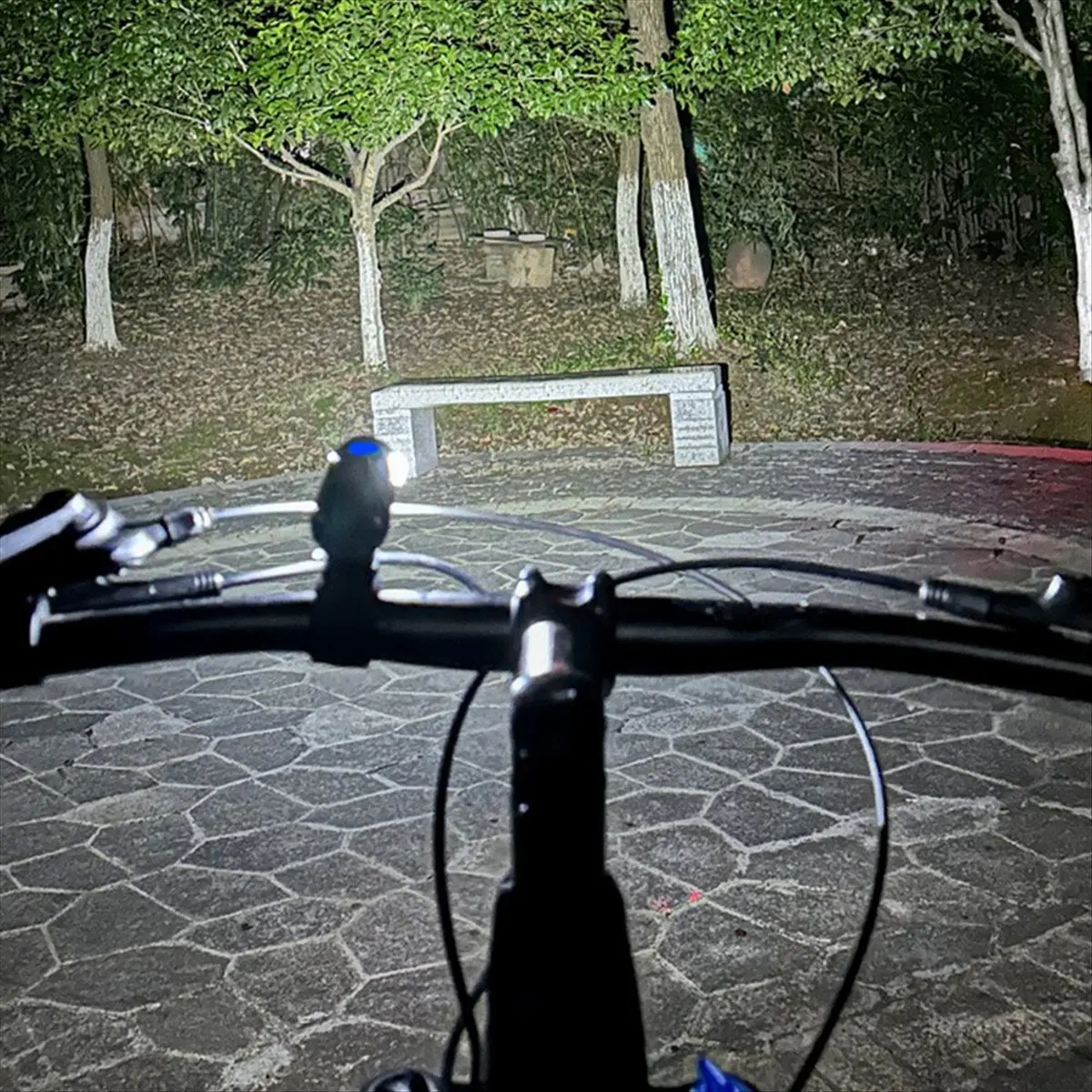 ●LED Cycling Front Light High Brightness Cycling Safety Front Lamp 3 Gears Bike Handlebar Flashlight for Night Riding-A57M