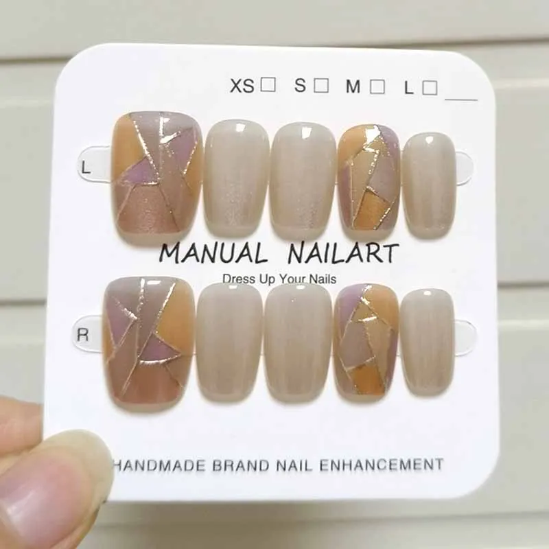 10 Stück hochwertige vergoldete Diamantgitter für Damen, kurzer Stil, abnehmbare Pless-on-Nägel, Nagelplatten, einfache künstliche Nägel, Nagelkunst