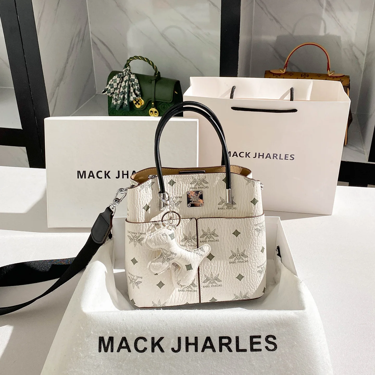 

Elegant Classic Designer Diaper Bag For Women Letter Logo Leather Tote With Vintage Minimalist Charm And Crossbody Shoulder