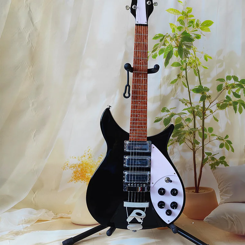 Classic Vintage Electric Guitar, Black‑and‑White Contrast Pickguard, Gloss‑Black Three Pickups, Classic R‑Style Tremolo System, Shipped from Local Warehouse, Rock‑Oriented, Right‑Handed Play, 21‑Fret 6‑String
