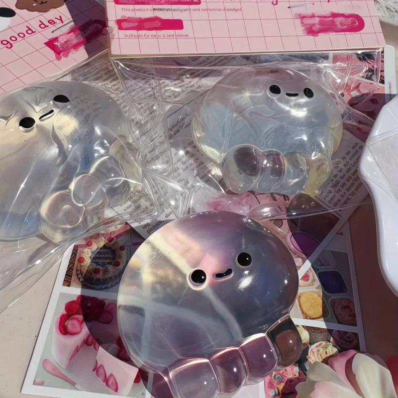 Eine sehr attraktive, ultrasparente und weiche Qualle