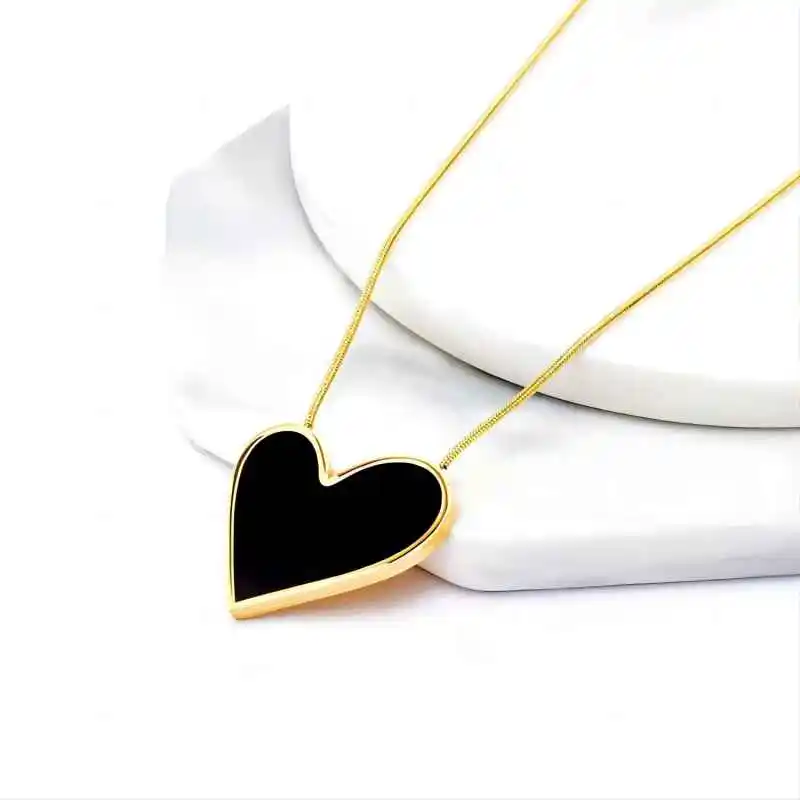 European and American Sexy Black Peach Heart Pendant Stainless steel Necklace Girl's Sexy Necklace Accessories For Woman