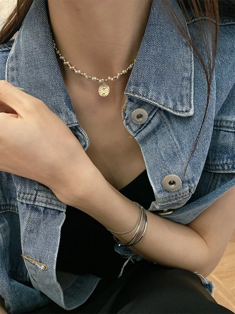 European and Korean American Style Embossed Natural Pearl Necklace Clavicle Chain Light Luxury Minority Design Sense Necklace