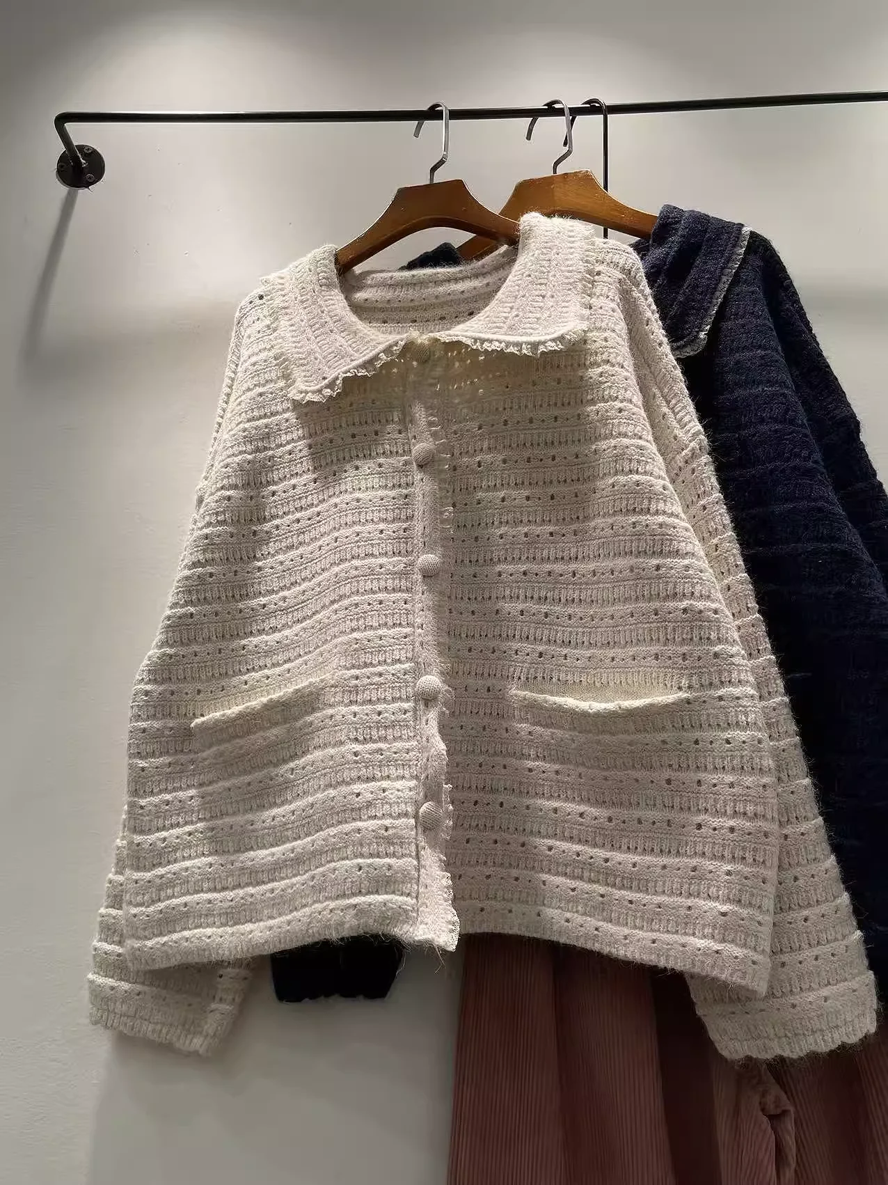 سترة صوفية مصنوعة يدويًا للنساء ملابس تريكو للخريف على الطراز الياباني على طراز بريبي بيج أزرق كحلي سترة محبوكة مجوفة #2