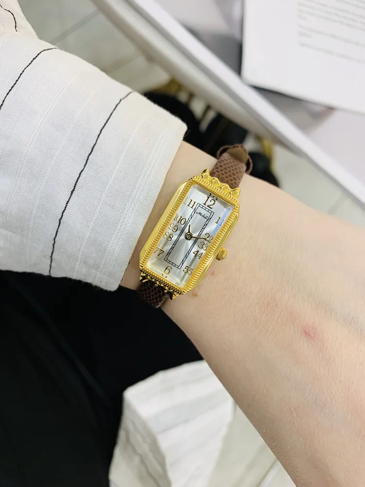 New Rectangular Women'S Watch With Digital Display, Leather Strap, Vintage Style, And A Luxurious, Sophisticated Feel.