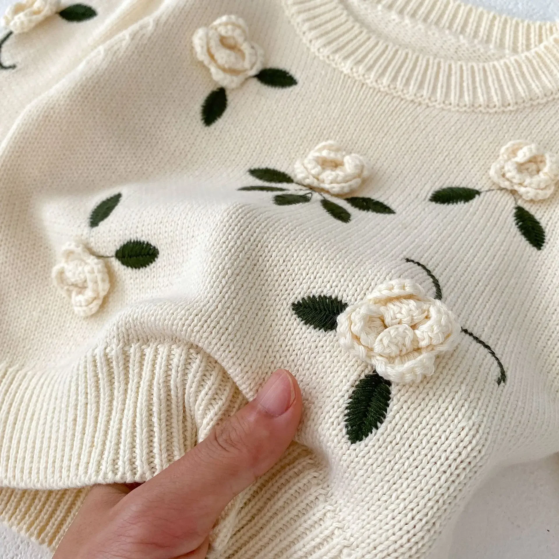 Childrens Clothing 2024 Autumn New Item Baby Girl Flower Embroidered Knitted Sweater Versatile and Cute Sweater Top