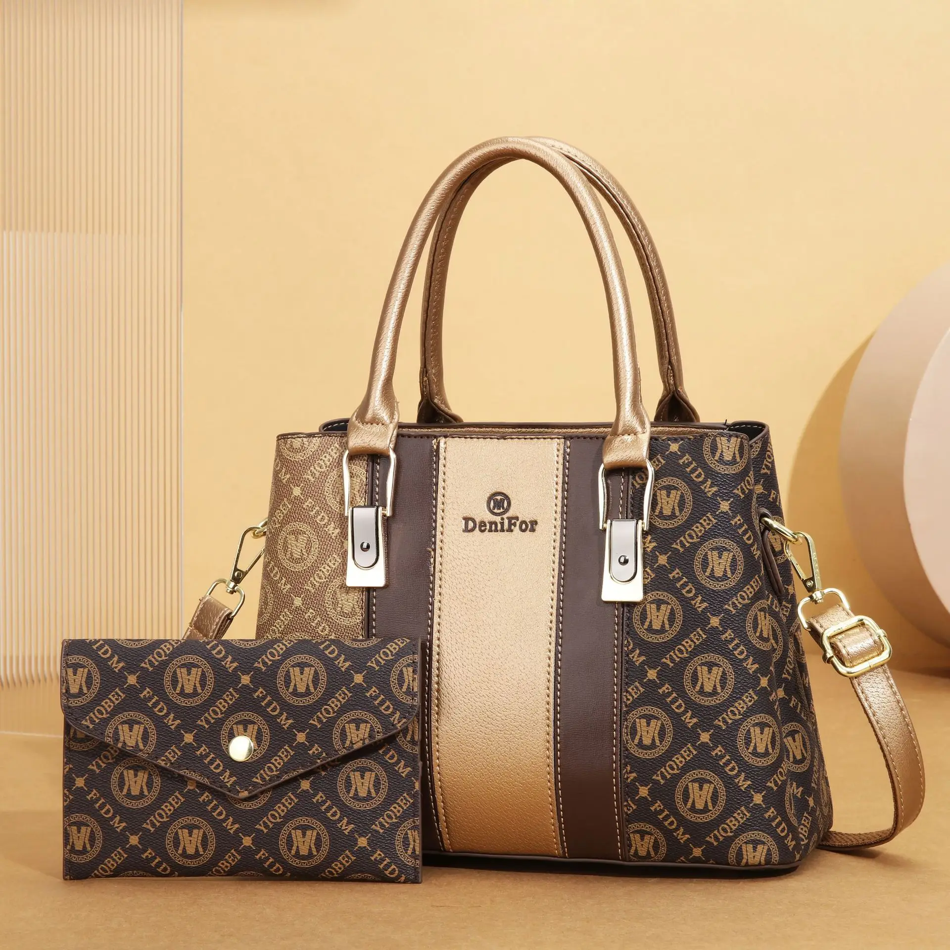 Women Purses And Ha…