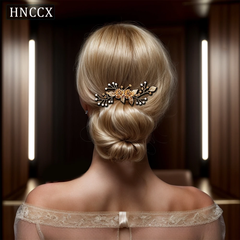 HNCCX Handmade Bridal Hair Pearl Comb Wedding Hair Accessories Women Alloy Flower Headwear Princess Party Tiara Ornaments  CP134