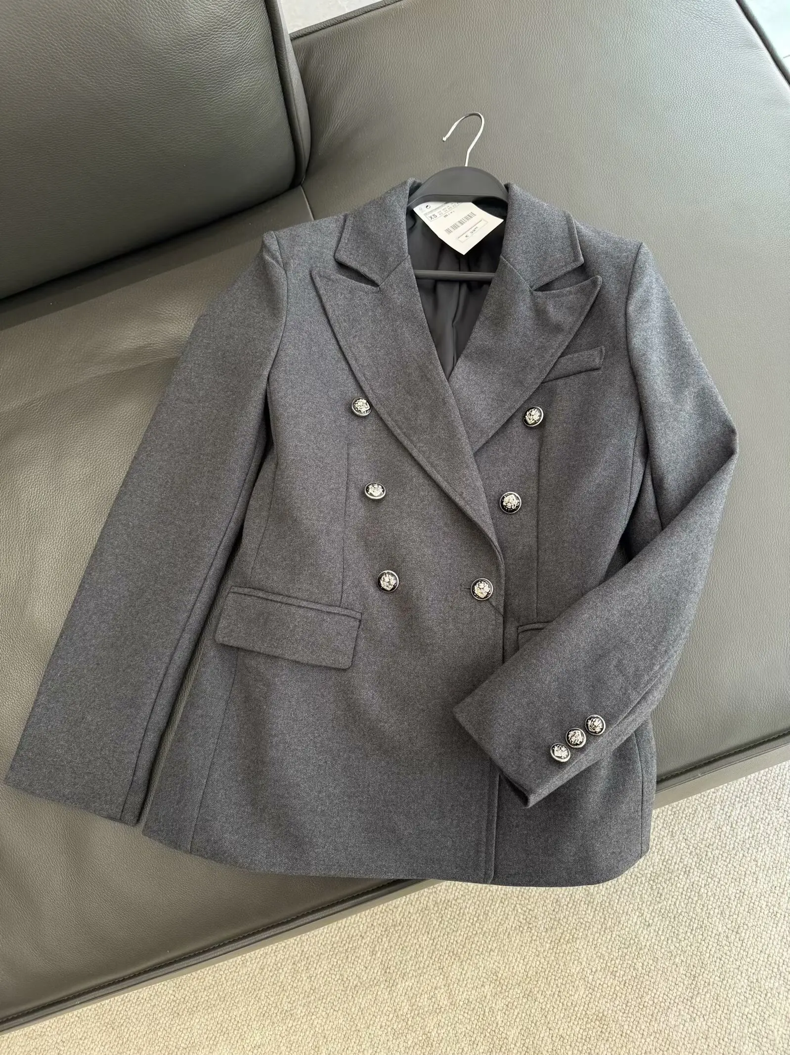 2025 Spring New Women's Double Slim Waist Breasted Flap Pocket Decorated Gray Blazer for Casual Commuting