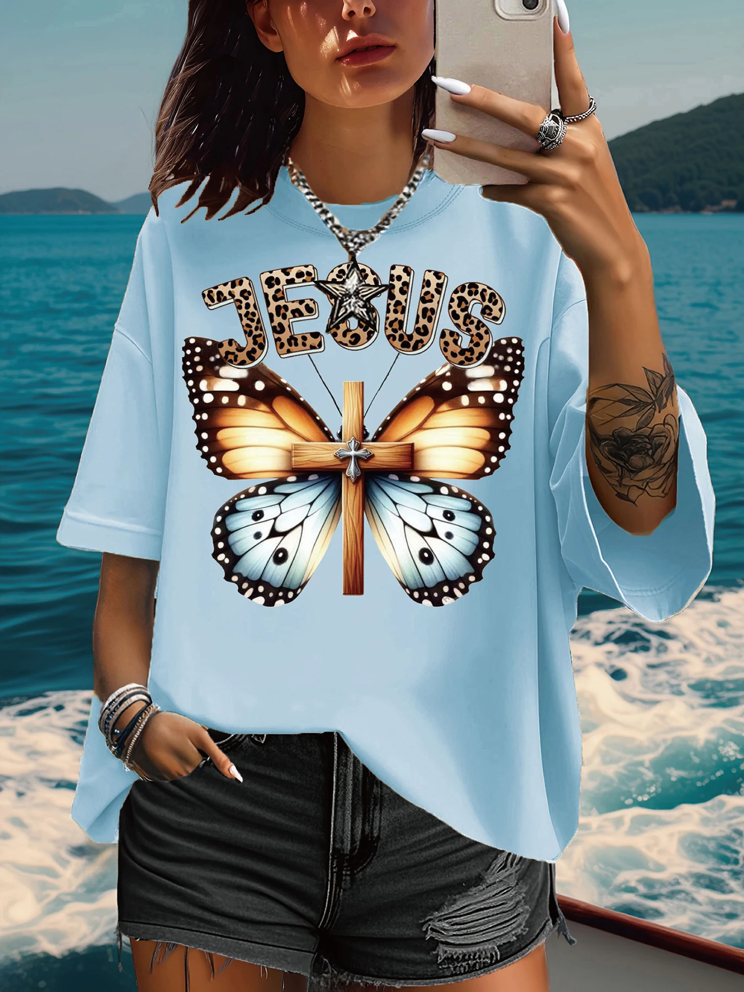 

Women's Plus Size T-Shirt Original Design Gradient Colorful Bufferfly Letter Printed Women Casual Round Neck Short Sleeved Tops