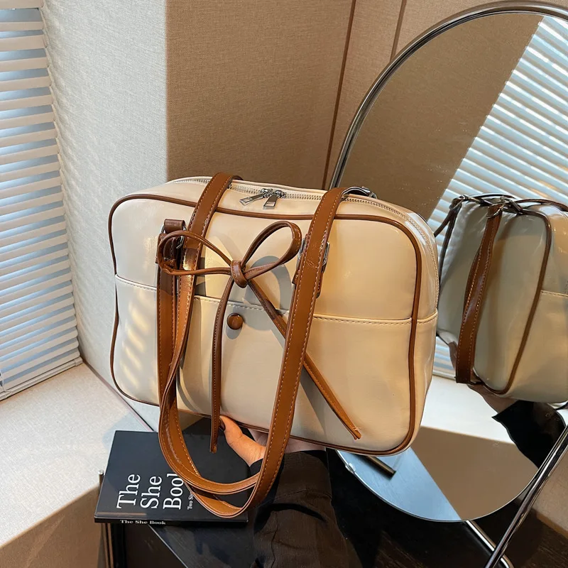 

Новая женская большая сумка в студенческом стиле 2025 года, большая вместительная сумка на плечо для студентов, легкая сумка для ноутбука, просторная и стильная