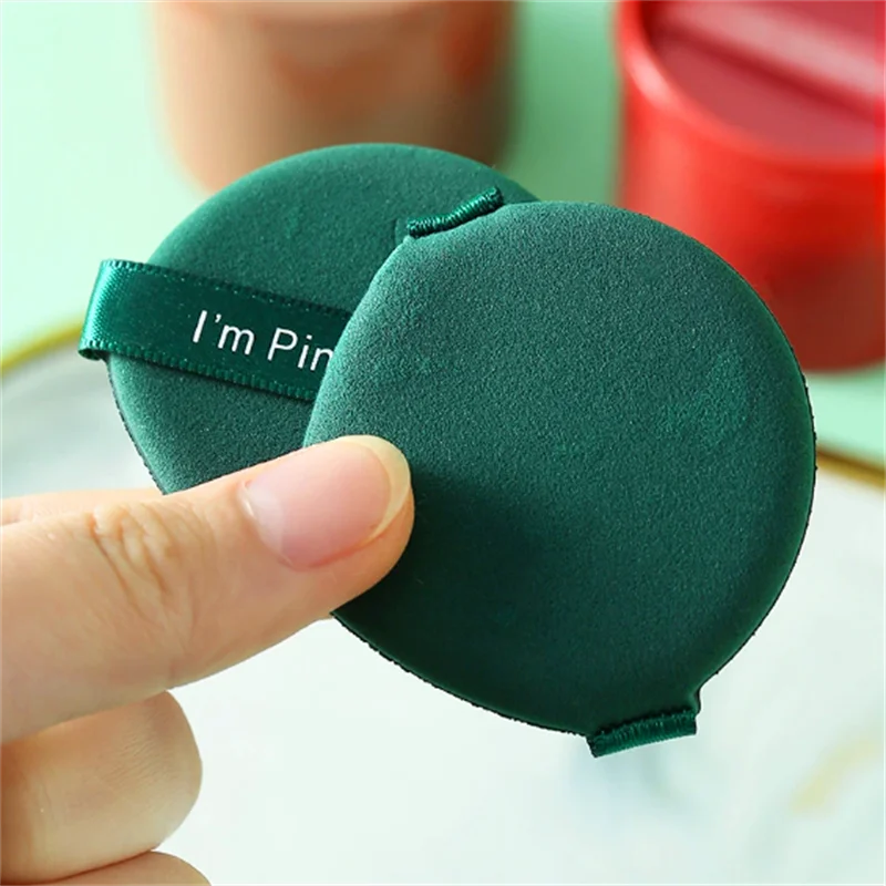 Zestaw gąbek do makijażu z super miękką poduszką powietrzną, dwufunkcyjne puszki do pudru, podkładu i kremu BB zapewniające gładkie aplikację.