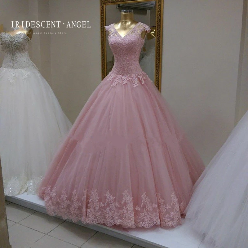 Opalizujące różowa suknia balowa aplikacje rękawy Cap 15-letnie Quinceanera sukienki Vestidos De 15 Años dziewczęce suknie na imprezy urodzinowe