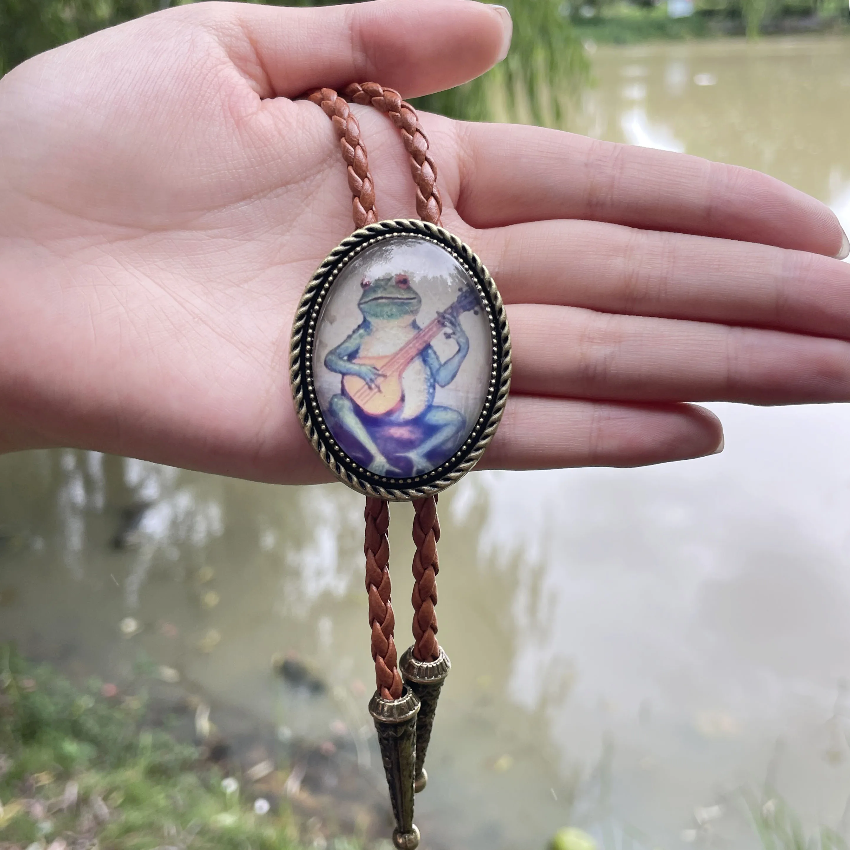 BOLO TIE العزف على الجيتار الضفدع قلادة خمر قميص سلسلة بوارو هدايا رائعة #1