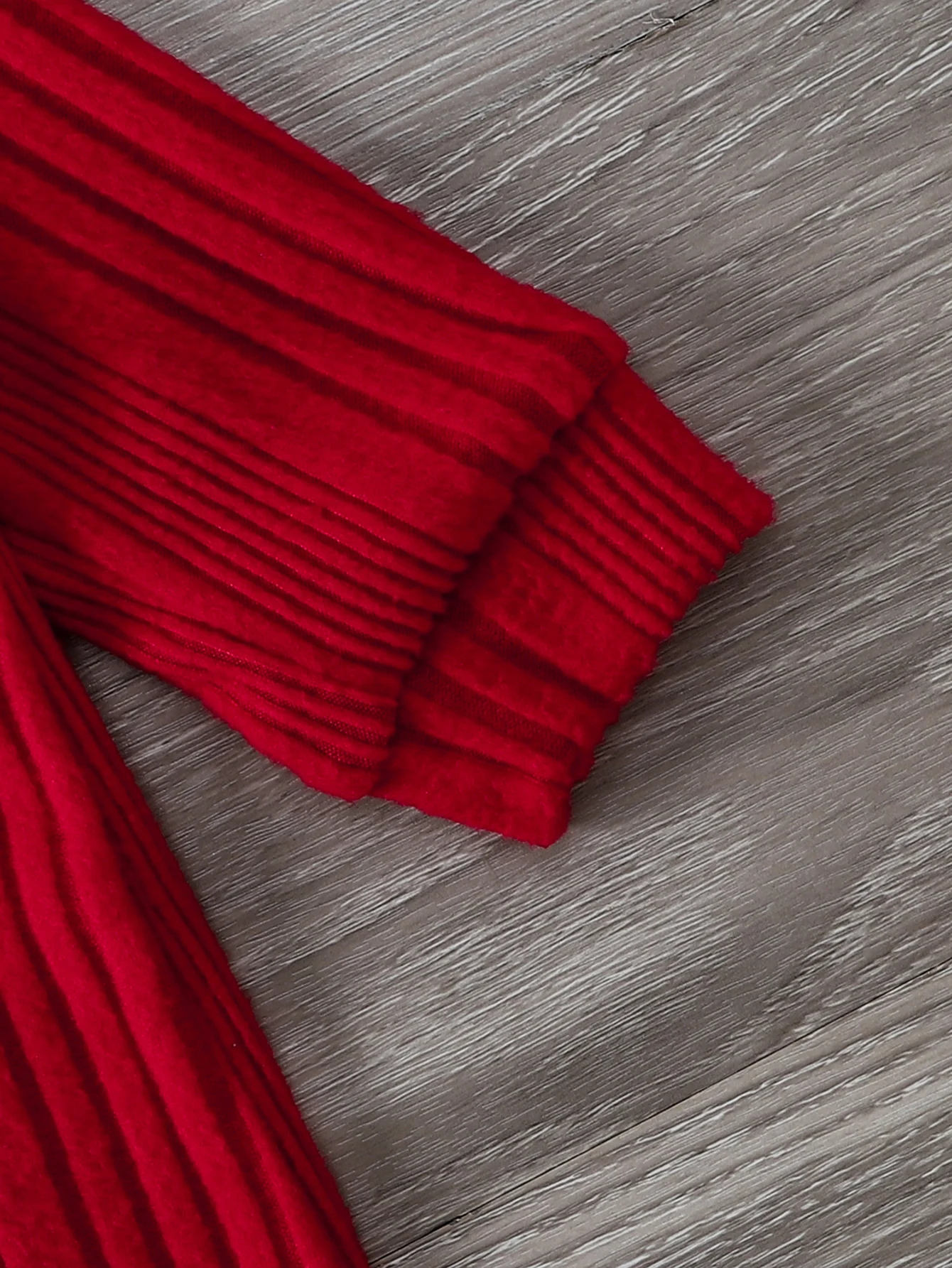 2-teiliges Baby-Set für Frühling und Herbst: gerippter Strampler + Strickmütze, niedlicher Bären-Aufnäher, roter Knopfverschluss vorne, für 0-18 Monate – Detail 6