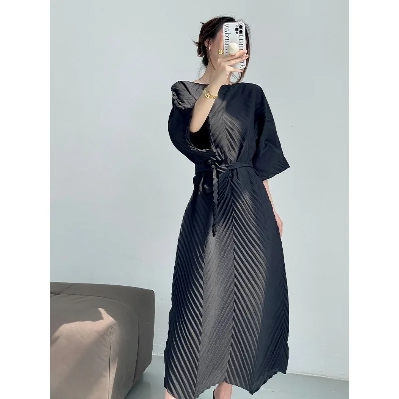 Miyake Plissee-Damenkleid, französischer Vintage-Stil, handgefertigt, plissiert, locker, schlicht, elegant, Taille, langer Rock, knitterfrei, Abendkleider